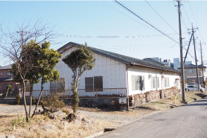 管理事務所南西側